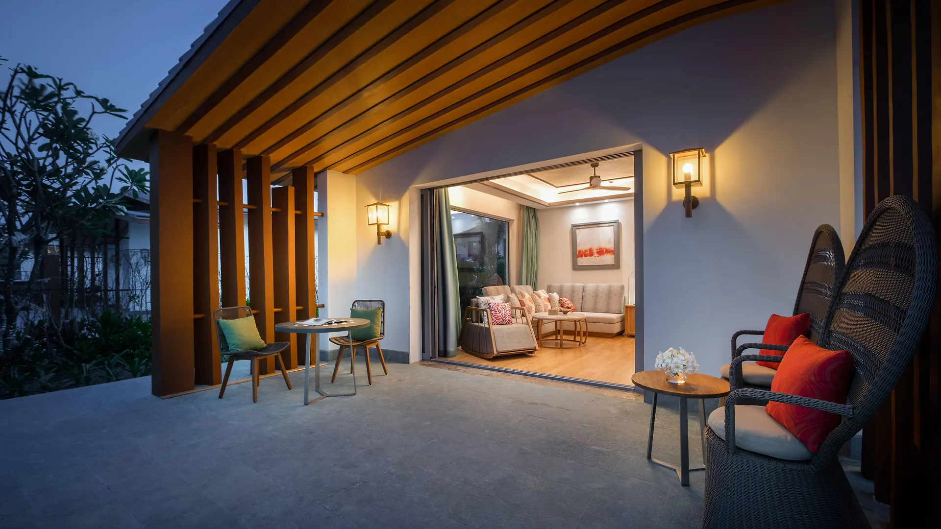 Radisson Blu Resort Cam Ranh Nha Trang  Mieu Ong