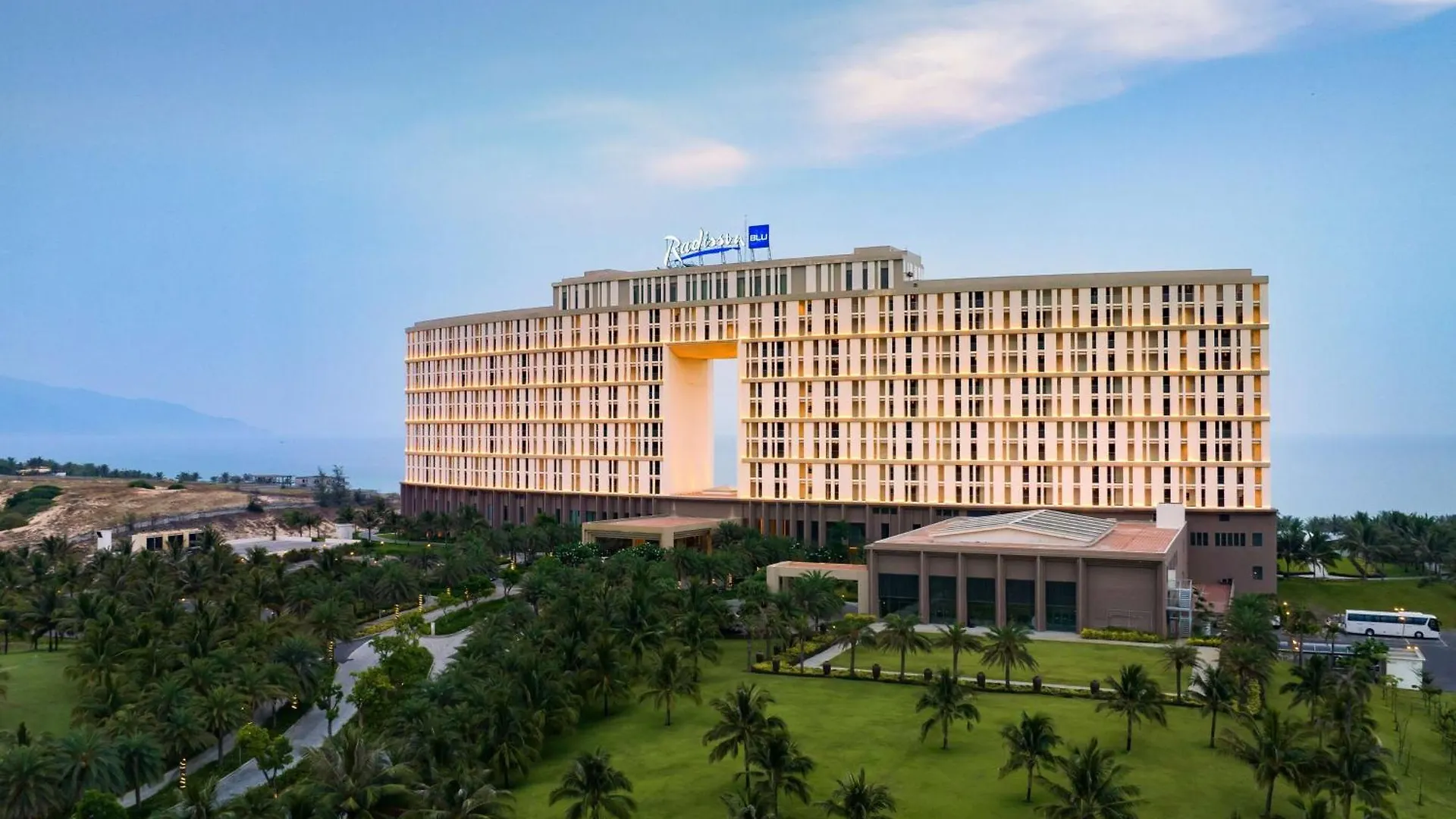 Radisson Blu Resort Cam Ranh Nha Trang 5*, Mieu Ong